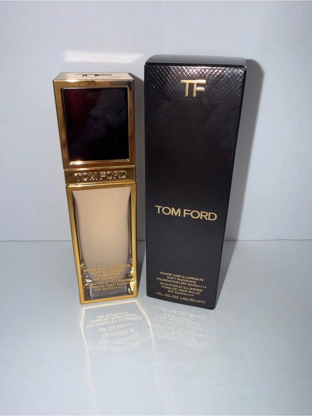 Tom Ford shade and illuminate soft radiance foundation. Shade: Ivory silk 0.3